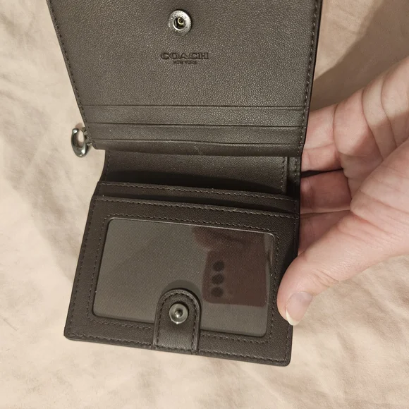 Coach Green Leather Snap Wallet - Picture 3 of 5